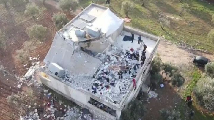 Líder del estado islámico utiliza una bomba para terminar con su vida y la de su familia.