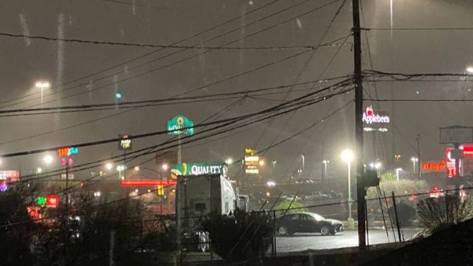 La tormenta invernal azota con fuerza gran parte de Texas y México