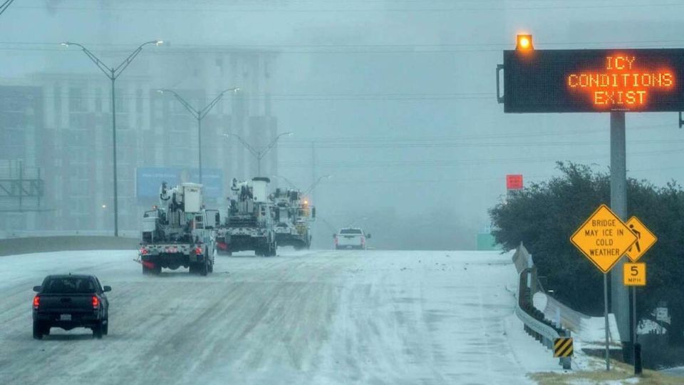 El gobernador de inmediato culpó a las compañías eléctricas locales de esta situación y no de ERCOT