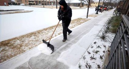 Tormenta invernal congela el norte de Texas: seguirá el frío
