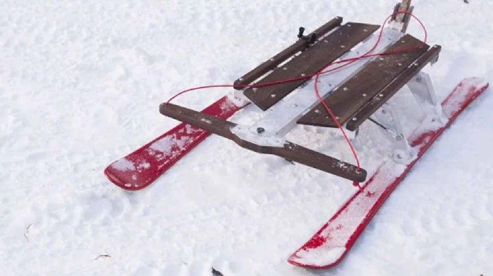 Niño con su trineo muere atropellado cuando disfrutaba de la nieve que dejó la tormenta invernal