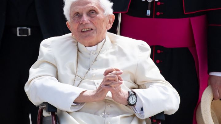 Benedicto XVI niega encubrimiento a sacerdotes; pide “perdón” a víctimas de abuso