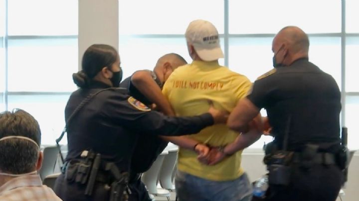 Adolescente de 14 años es detenido por tener una “lista de muertes” en EE. UU.