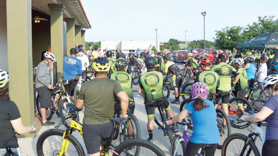 Los ciclistas de Laredo, tanto deportistas, como gente que se desplaza en ese medio de transporte, exigen atención
de traileros y automovilistas