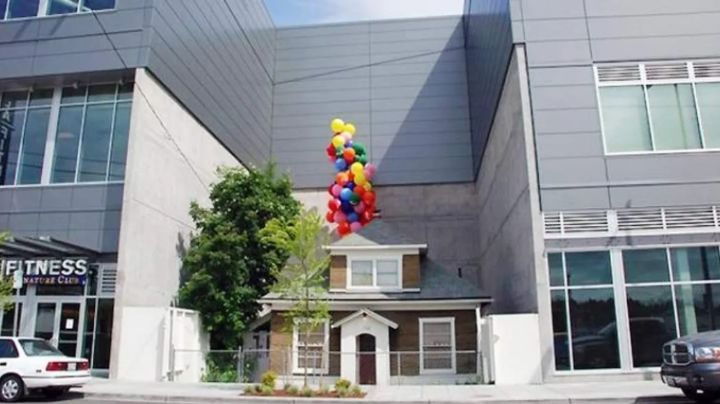 Fuerte tenacidad: Abuelita obliga a centro comercial a construir alrededor de su casa