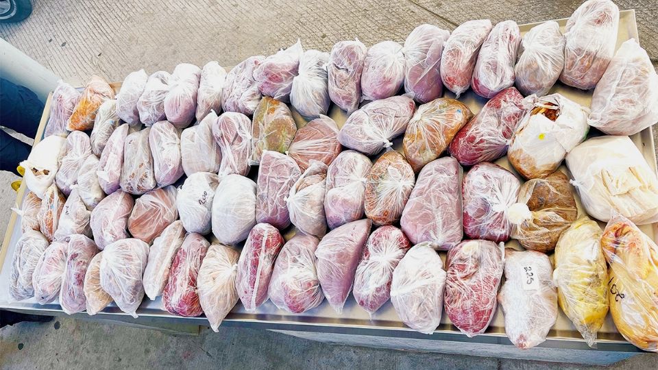 El martes se aseguraron 117 libras de carne fresca de puerco y siete más de ave, en el puente internacional Juárez-Lincoln