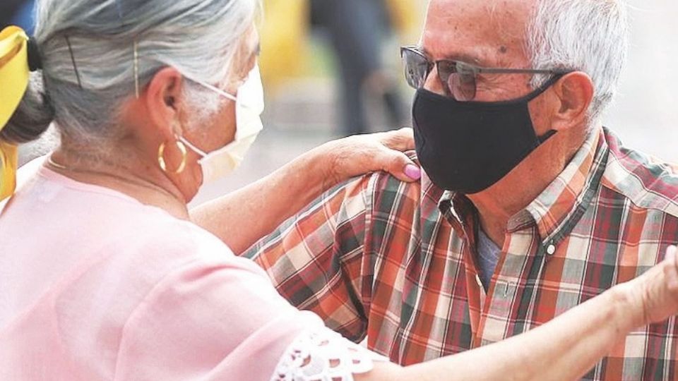 Parejas disfrutaron del danzón