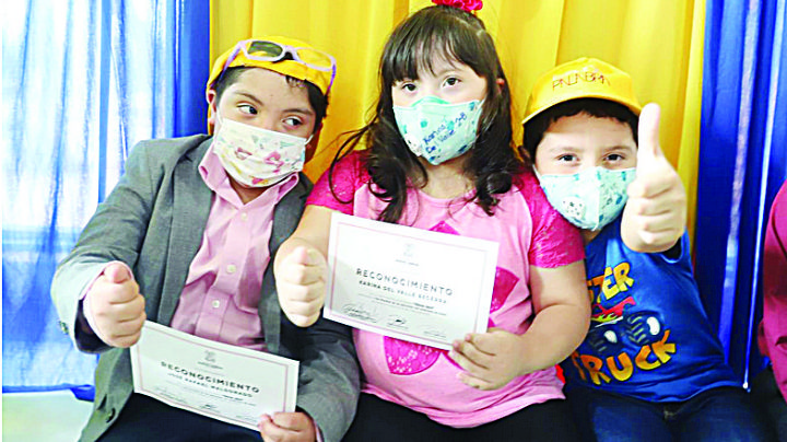 Promueven inclusión con muestra fotográfica 'Otros ojos'