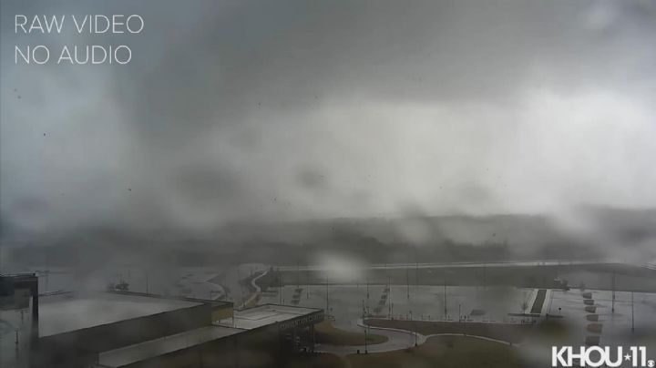 Tornado "monstruo" ataca Round Rock Texas; captan impresionantes videos e imágenes