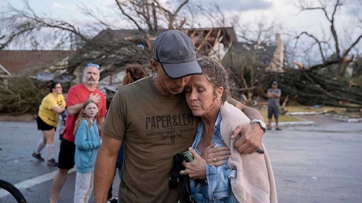 Asolan tornados a Texas y avanzan hacia Louisiana: Mil familias se quedan sin hogar