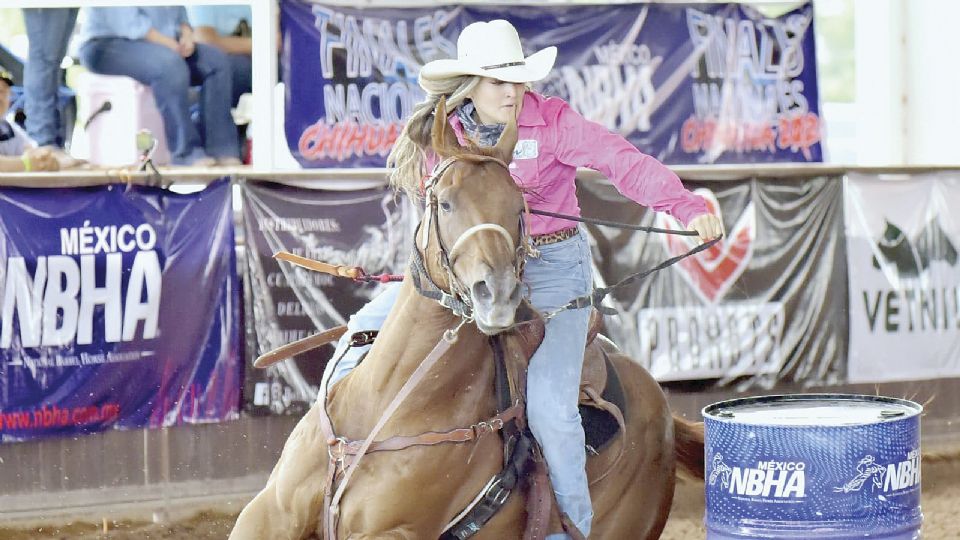 La amazona sigue dando satisfacciones al deporte de Nuevo Laredo, como una de las mejores corredoras a nivel nacional en la carrera de barriles.