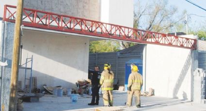 Cae trabajador desde andamio