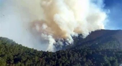 Avanza incendio en Sierra de Santiago; evacuan a 57 familias