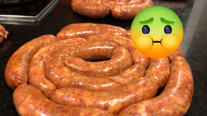 ¿Consumes chorizo? joven encuentra una asquerosa sorpresa en su interior (VIDEO)