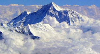 FOTO: Captan el Monte Everest sin nubes desde la Estación Espacial