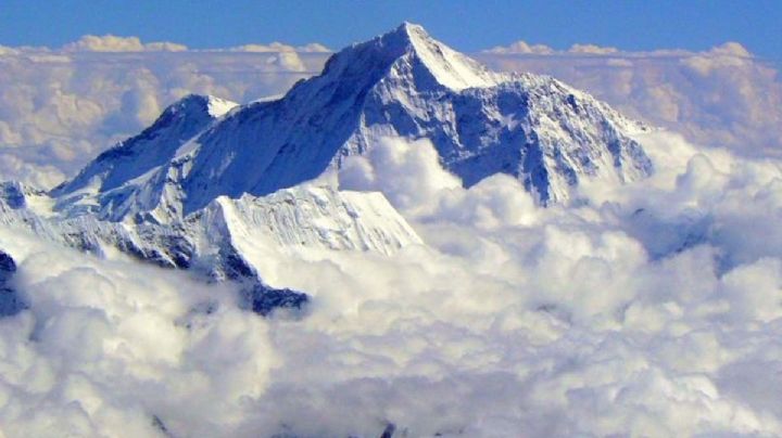 FOTO: Captan el Monte Everest sin nubes desde la Estación Espacial
