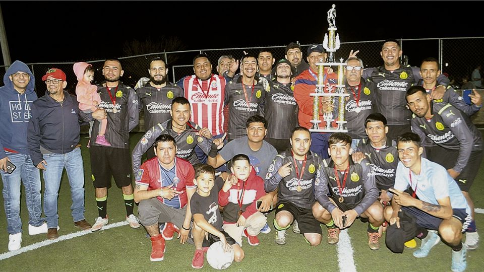 Contra todos los pronósticos, el Deportivo Tello logró levantar el título de campeón en la Liga de Futrap Polvo Enamorado