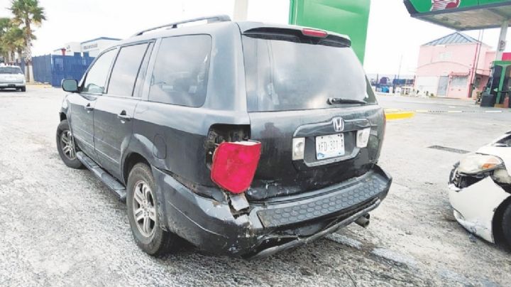 Maneja ebrio y da un golpe