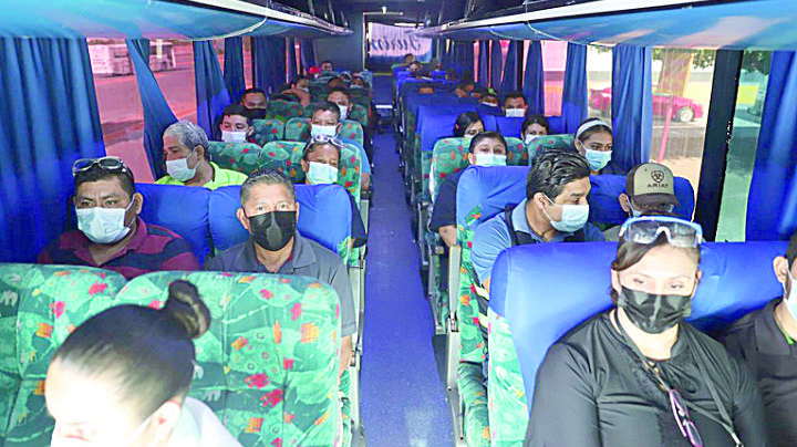 Inmunizan a mil 335 empleados de maquila