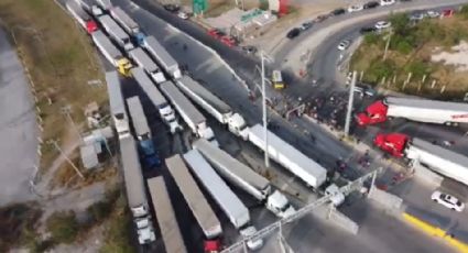 Transportistas bloquean Puente Internacional de Pharr, Texas inconformes por tiempo de espera