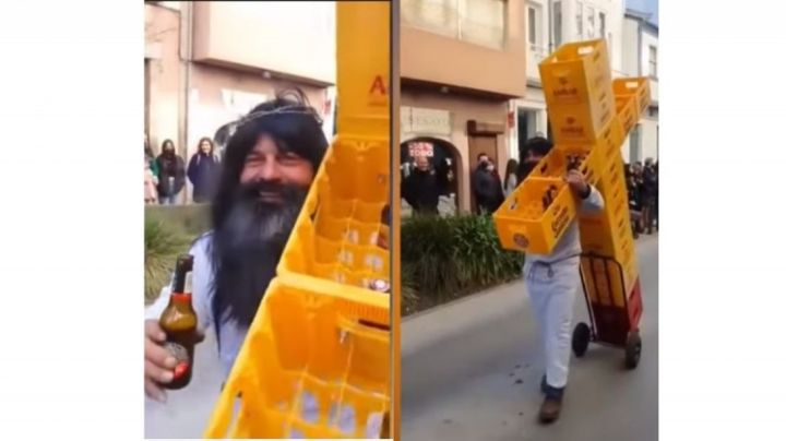 Hombre interpreta a Jesús cargando cruz hecha de cajas de cerveza y se vuelve viral