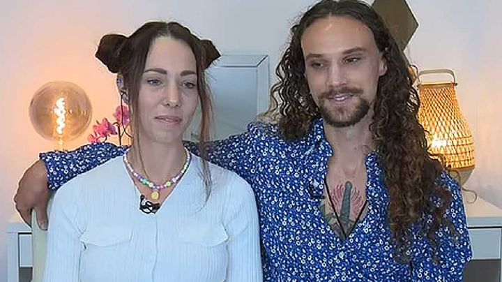 Mujer vegana prefiere amamantar a su novio para evitar que tome leche de vaca