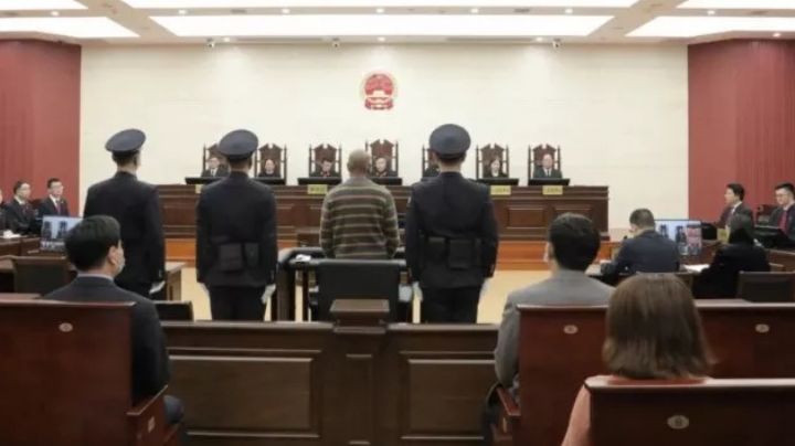 Hombre estadounidense es condenado a muerte en China por matar a su pareja