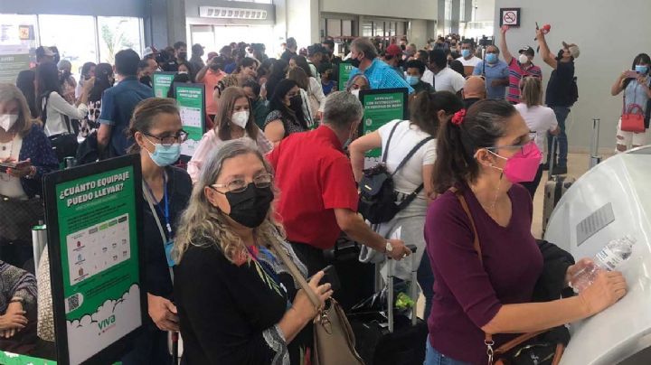 Aterriza el primer vuelo de "VivaAerobus" al Aeropuerto Internacional Quetzalcóatl