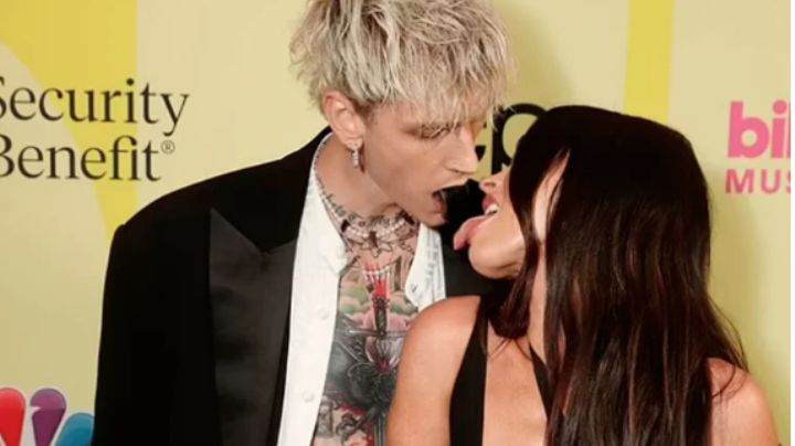 Pareja vampiro: Megan Fox y su prometido beben la sangre del otro "con fines rituales"