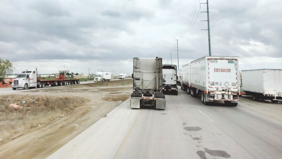 Las largas filas superaron los siete kilómetros, luego de que el CBP instaló un nuevo sistema aduanero