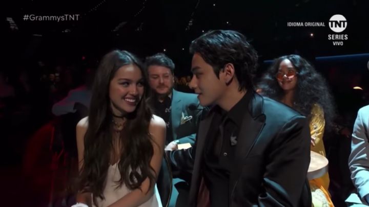 VIDEO: Kim Tae-hyung de BTS le coquetea a Olivia Rodrigo durante los Premios Grammy 2022