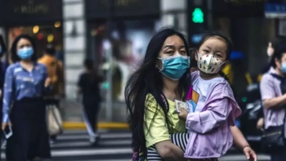 La polémica medida despertó el descontento de los padres de familia, quienes ven en esta norma de control covid una violación de los derechos humanos