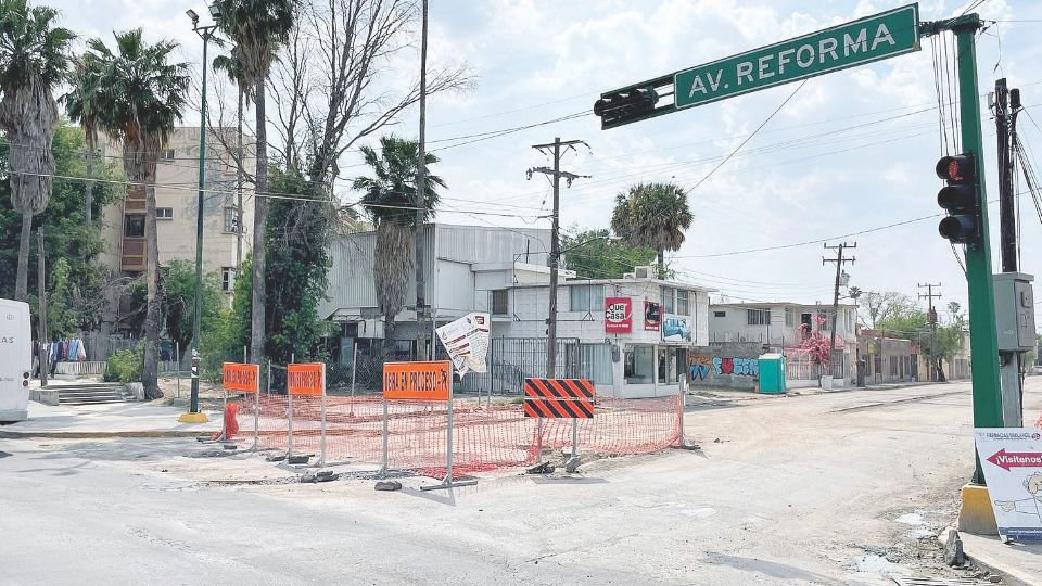 A partir del sábado 9 de abril y durante las próximas dos semanas, estará parcialmente cerrada la avenida Reforma, iniciando con los tres primeros carriles de sur a norte, para poder continuar con la rehabilitación del subcolector