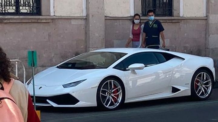 Alcaldesa de Moroleón presume su Lamborghini; dice que lo ganó con el negocio de la ropa