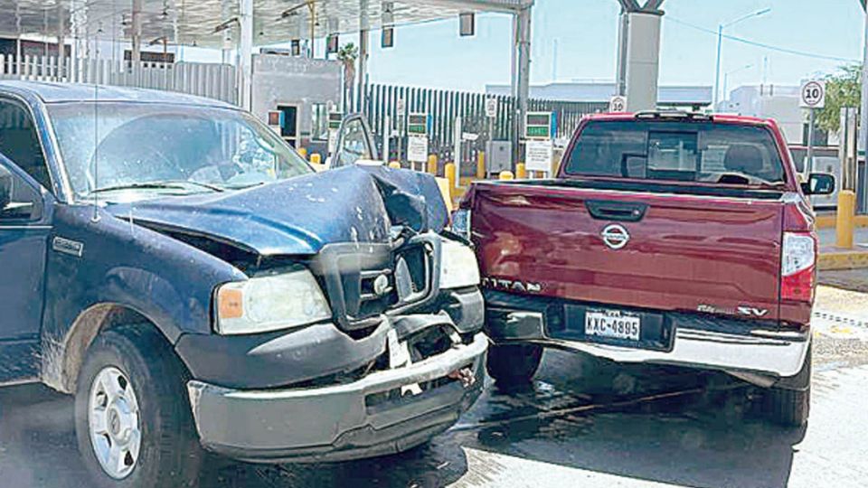 El hombre estrelló la camioneta robada, una Ford F-150