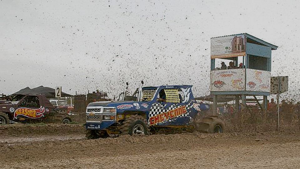 Las camionetas “monstruo” tomarán el punto de salida este fin de semana,durante la competencia de las zoqueteadas en las Palapas