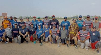 Dejan destellos en el  campo de Liga de Softbol Alijadores