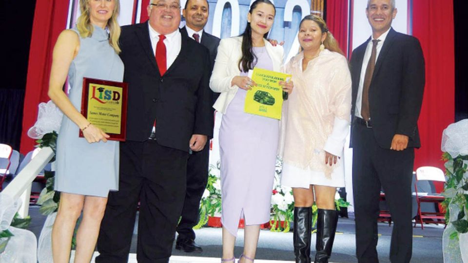 Elizabeth González se ganó una Ford Ecosport 2022 por no faltar a clases