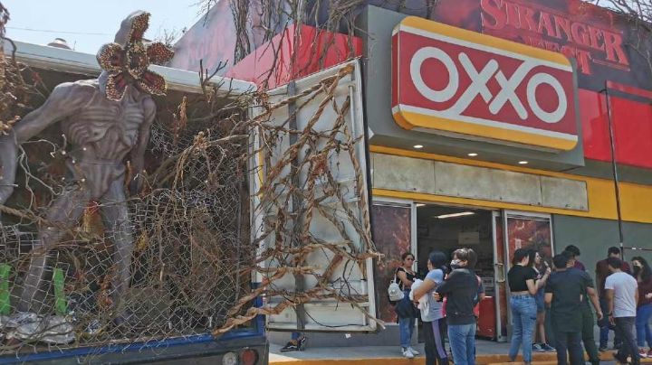 México mágico: Crean Oxxo temático de 'Stranger Things' ; se roban el Demagorgon FOTOS