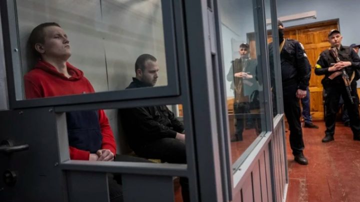 Ucrania condena a dos soldados rusos por bombardeos a dos pueblos civiles