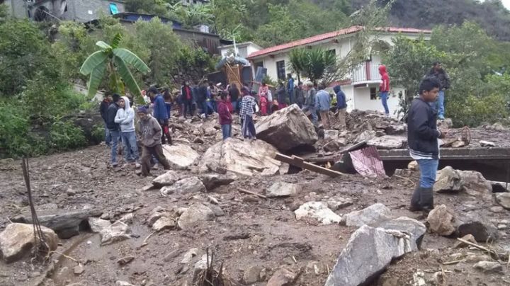 Reportan dos muertos tras paso de Agatha; hay desaparecidos