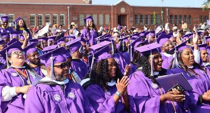 Sin avisar, un donante anónimo paga la deuda de 100 universitarios de Texas