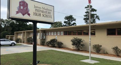 Secundaria de Florida sortea rifles y pistolas entre alumnos y maestros "Por el bien de los chicos"