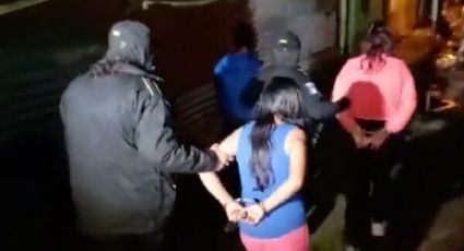 Sorprenden a dos jovencitas de 14 años cortando el cuello de un chico de 15 años