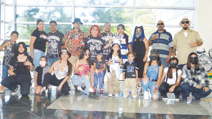 Presentan exposición de fotografía de 'Los Bajitos Low Rider'