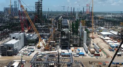 Refinería ‘Olmeca’ en Dos Bocas estará operando a toda su capacidad en 2023, asegura AMLO