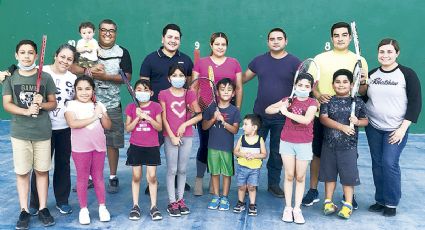 Celebran a papá con torneo de frontón