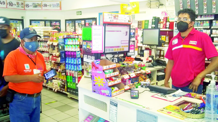 Laredo sin cubrebocas y en NLD promueven su uso