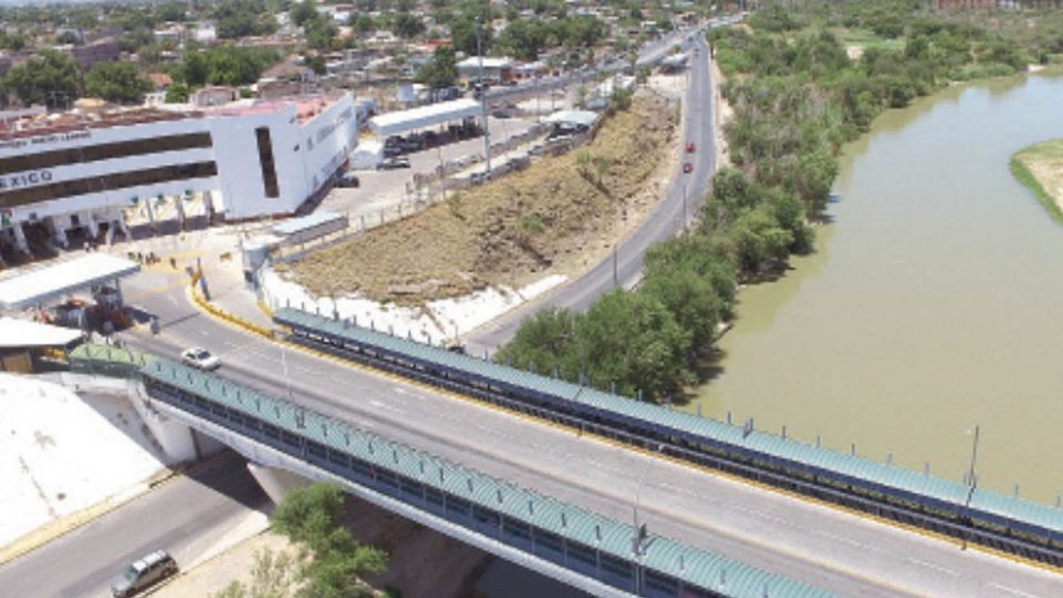 Si bien el flujo de agua que pasa por el Bravo es cinco veces superior al mínimo necesario para bombear agua, Nuevo Laredo ha estado extrayendo sólo la necesaria para el consumo doméstico