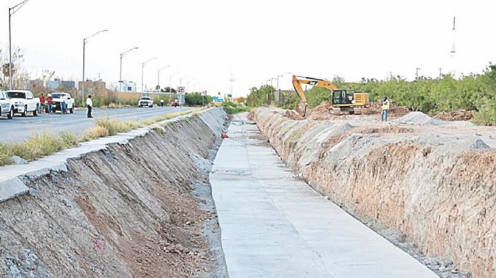 Construyen colector pluvial en el surponiente